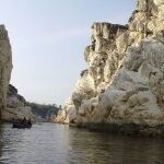 White_Marble_Rocks_At_Bhedaghat